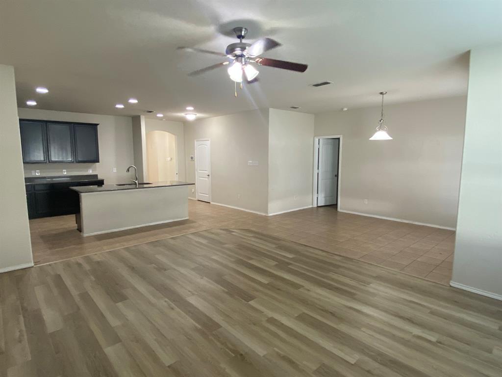 9145 Blackstone Drive Property Photo 4