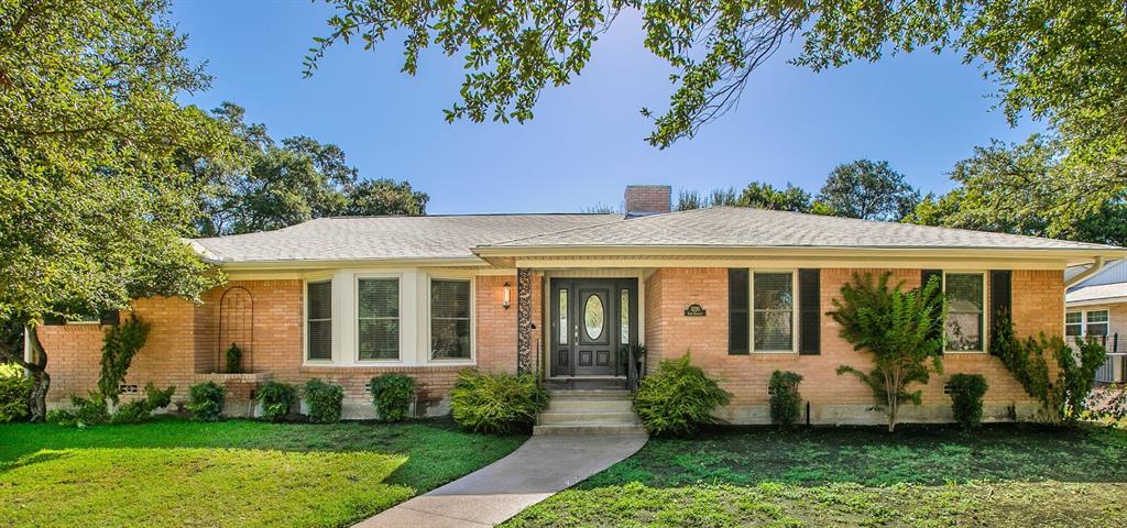 5220 Lake Charles Drive Property Photo 1