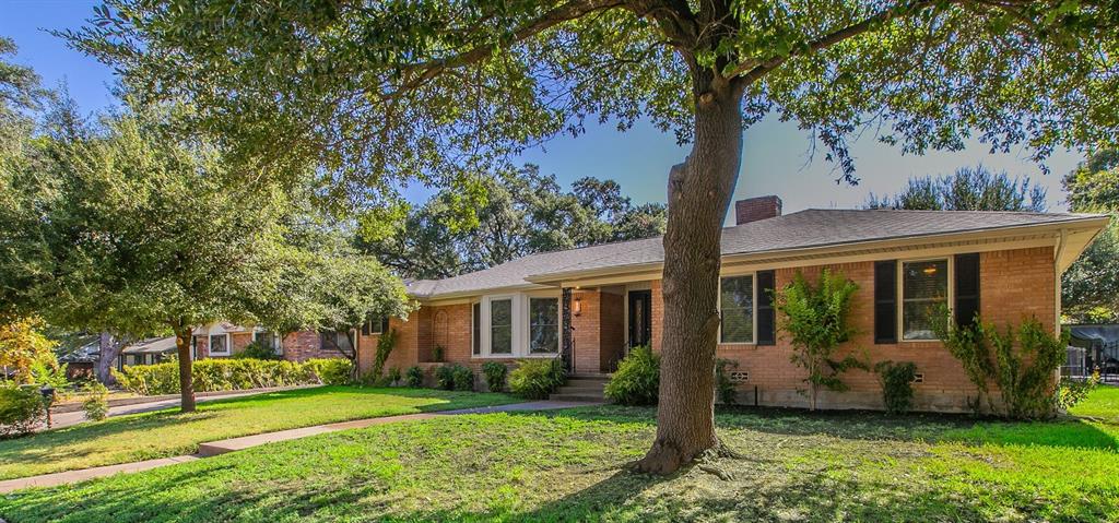 5220 Lake Charles Drive Property Photo 2
