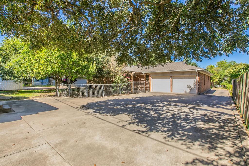 5220 Lake Charles Drive Property Photo 26