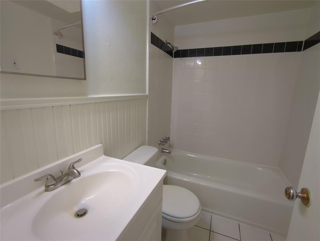 5730 Martel Avenue 108 Property Photo 12