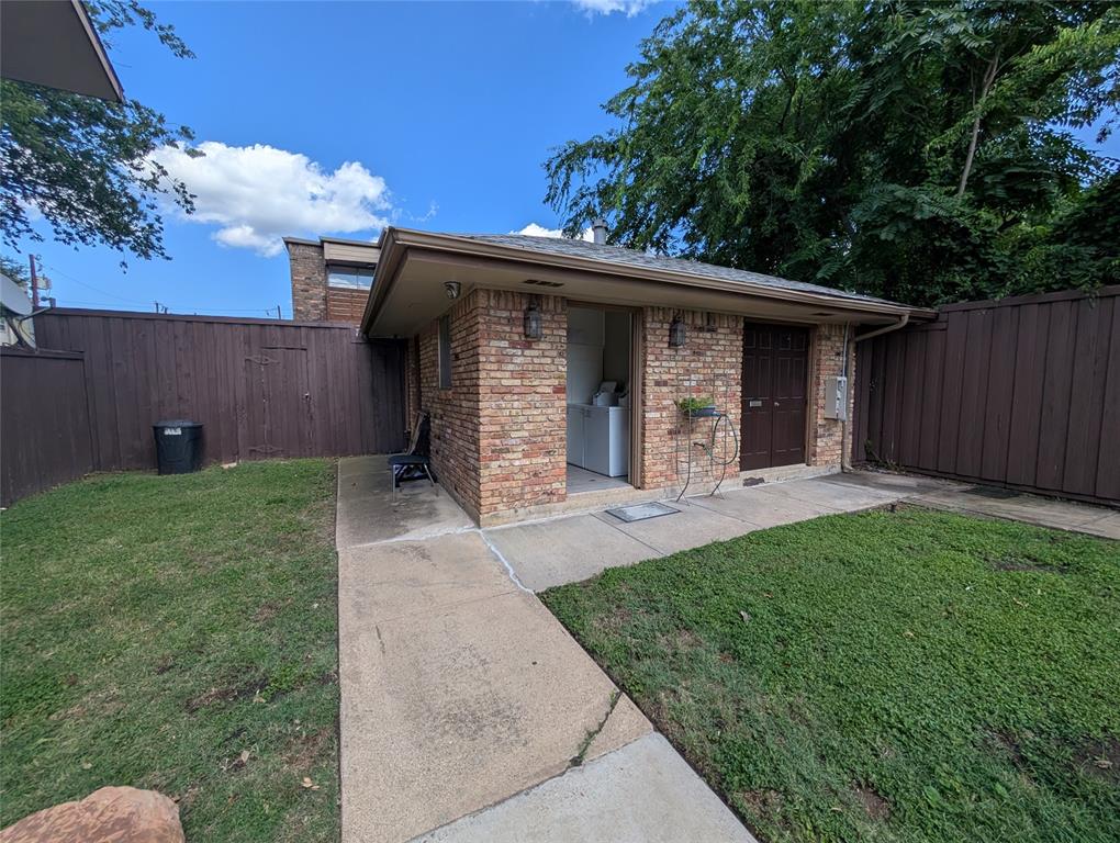 5730 Martel Avenue 108 Property Photo 16