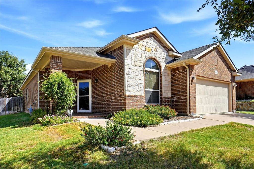 1221 Glenwood Drive Property Photo 1