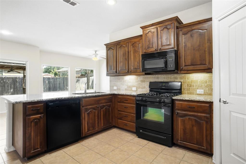 1221 Glenwood Drive Property Photo 3