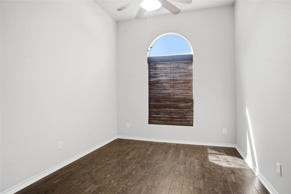 1221 Glenwood Drive Property Photo 6