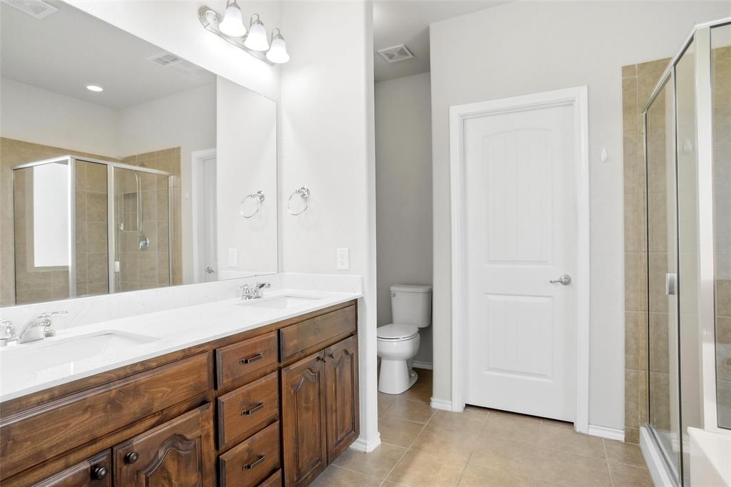 1221 Glenwood Drive Property Photo 8