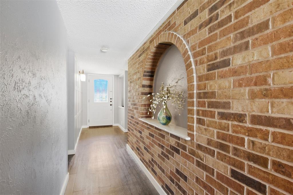 2929 Spring Brook Drive Property Photo 9