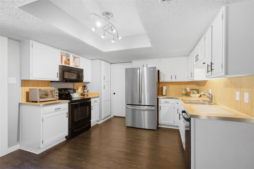 2929 Spring Brook Drive Property Photo 11