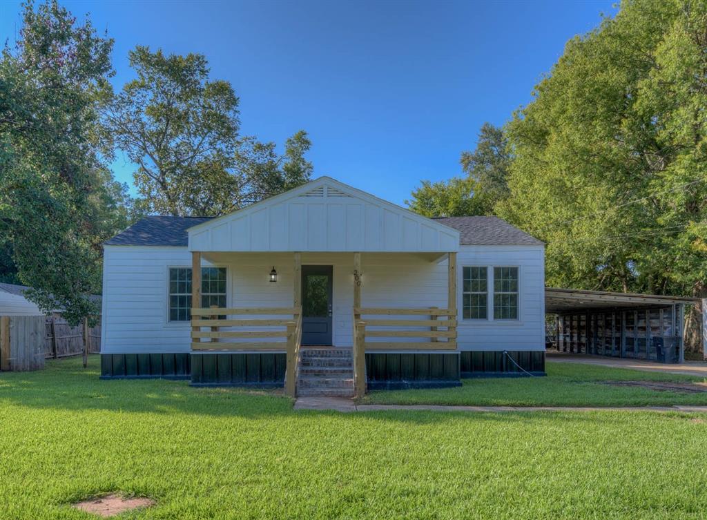 200 Y Jean Street Property Photo 1