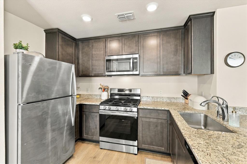 14017 Golden Valley Road Property Photo 22