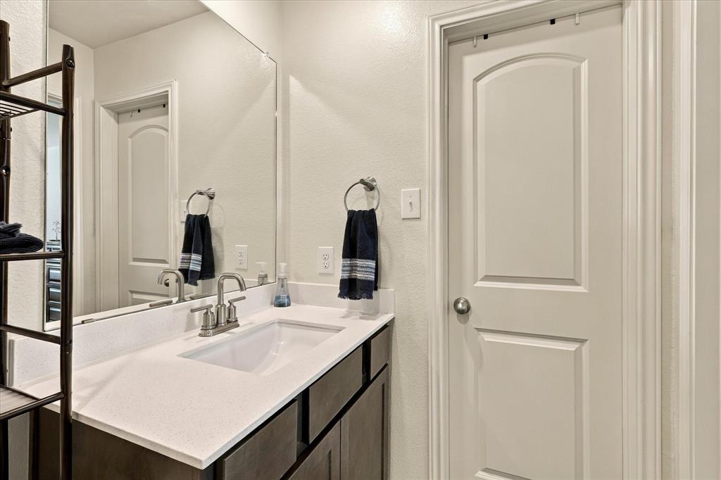14017 Golden Valley Road Property Photo 28