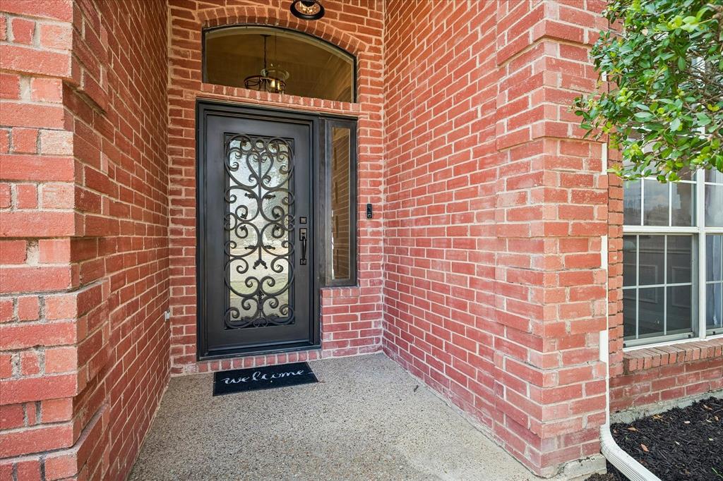 412 Manders Court Property Photo 4