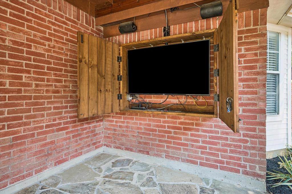 412 Manders Court Property Photo 32