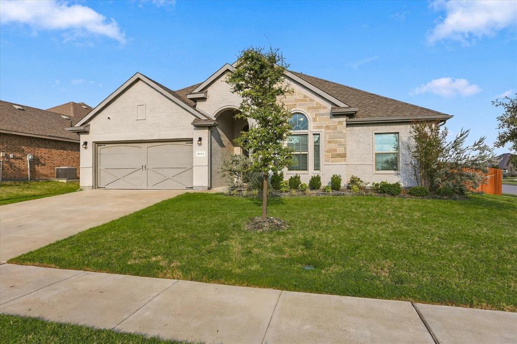 5622 Log Cabin Court Property Photo 1