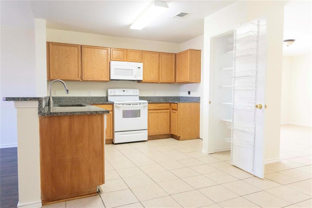 8929 Sagebrush Trail Property Photo 4