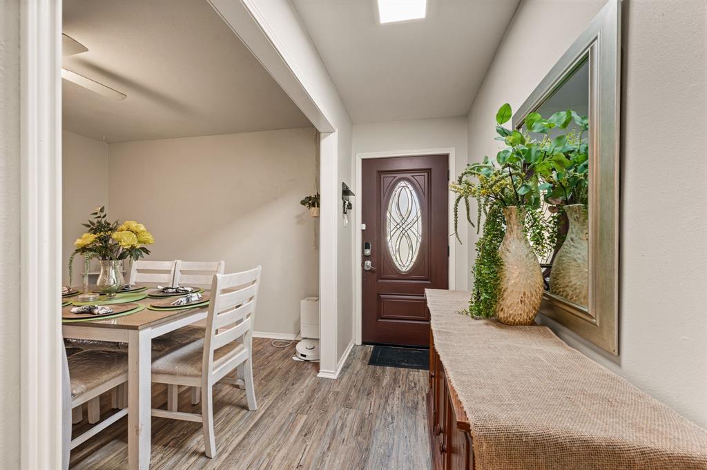 425 Glenwood Terrace Property Photo 4