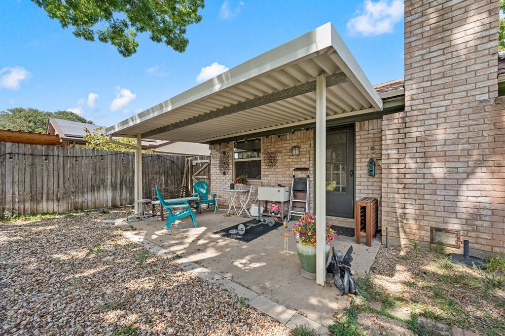 425 Glenwood Terrace Property Photo 16