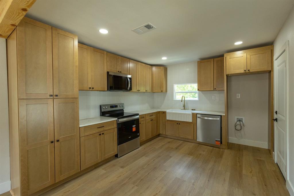1527 Maple Avenue Property Photo 5