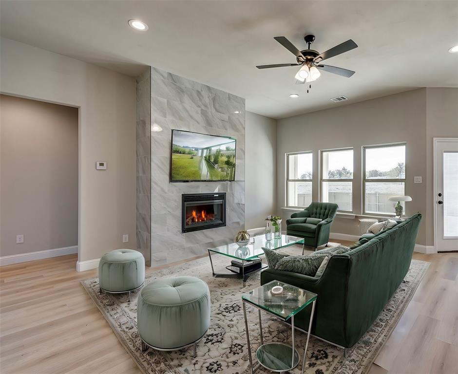 420 E Lamar Street Property Photo 1
