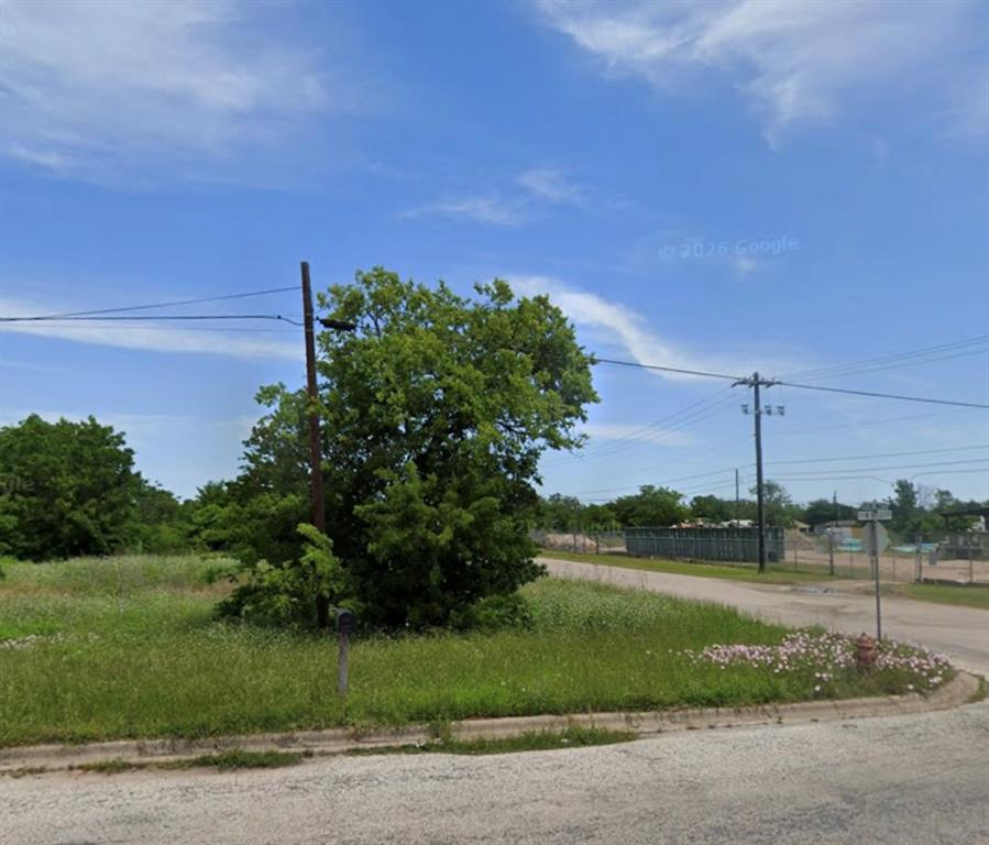 507 W. Houston Property Photo 1