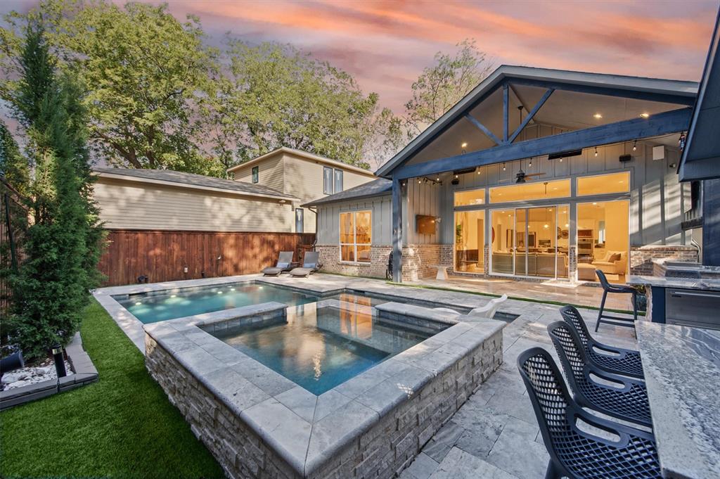 8655 Forest Hills Boulevard Property Photo 1