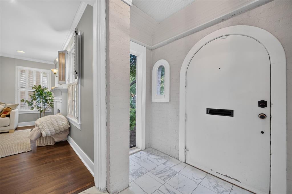 5630 Vanderbilt Avenue Property Photo 4