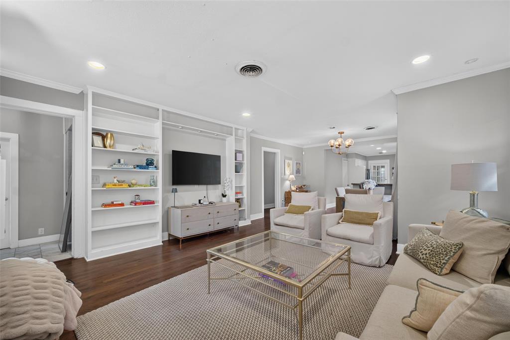5630 Vanderbilt Avenue Property Photo 9