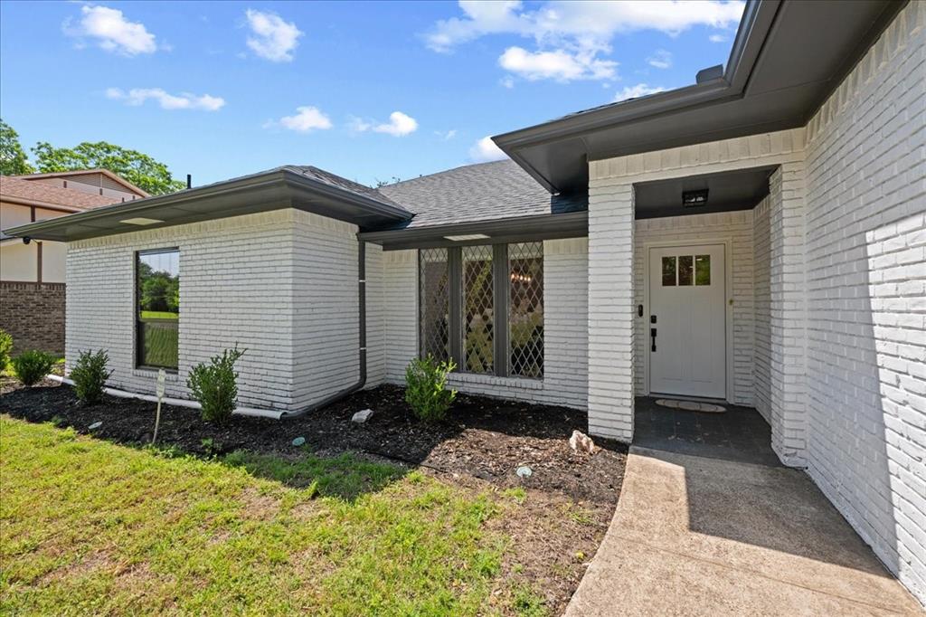 5856 Winding Woods Trail Property Photo 1