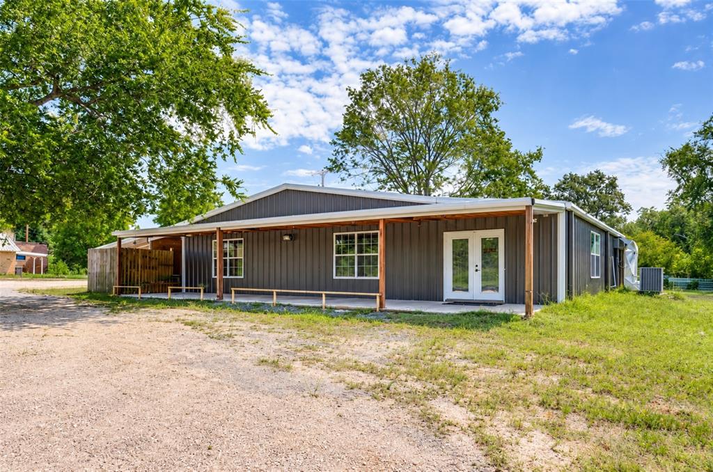 114 Central Avenue Property Photo 4