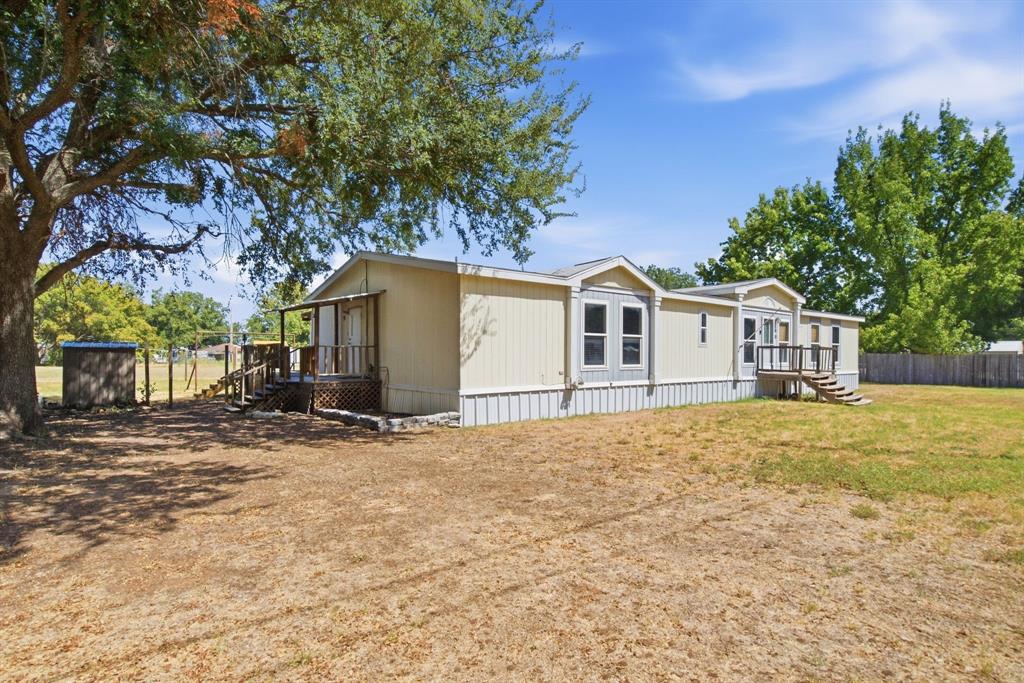 105 Apache Street Property Photo 1