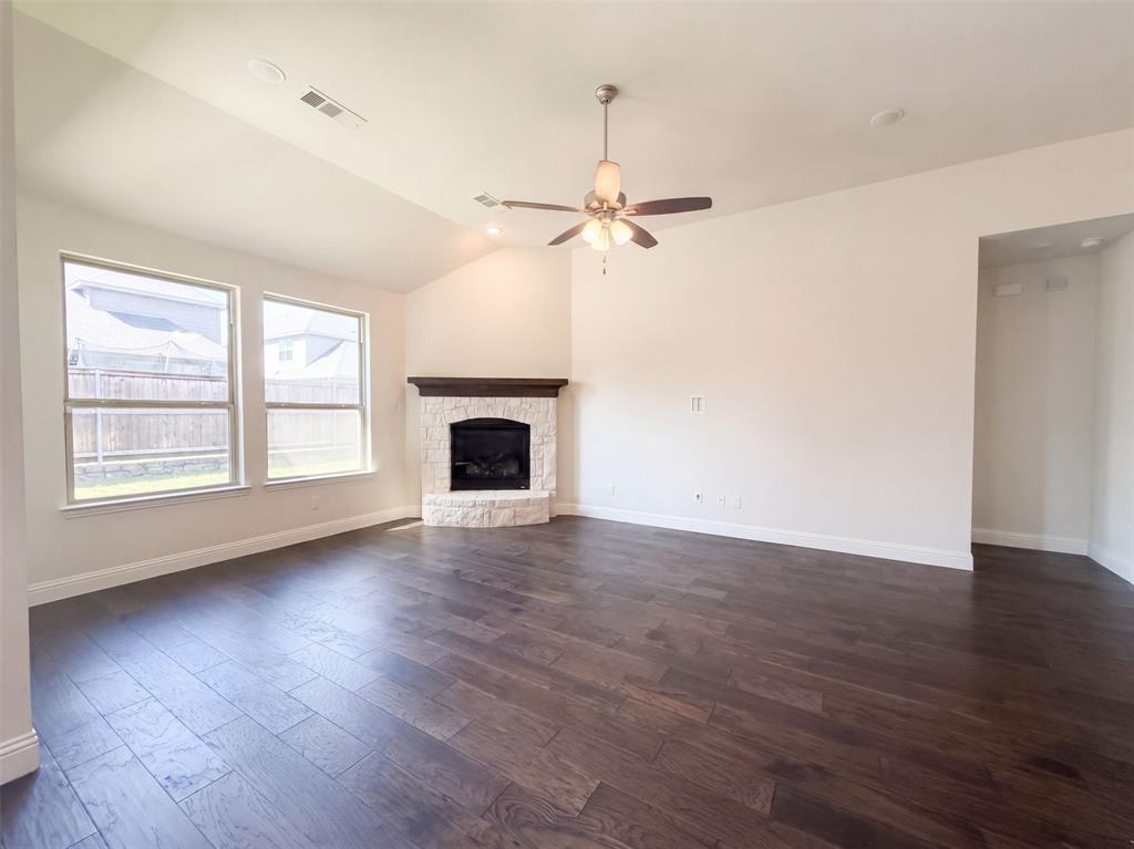 16204 Cullen Park Way Property Photo 3