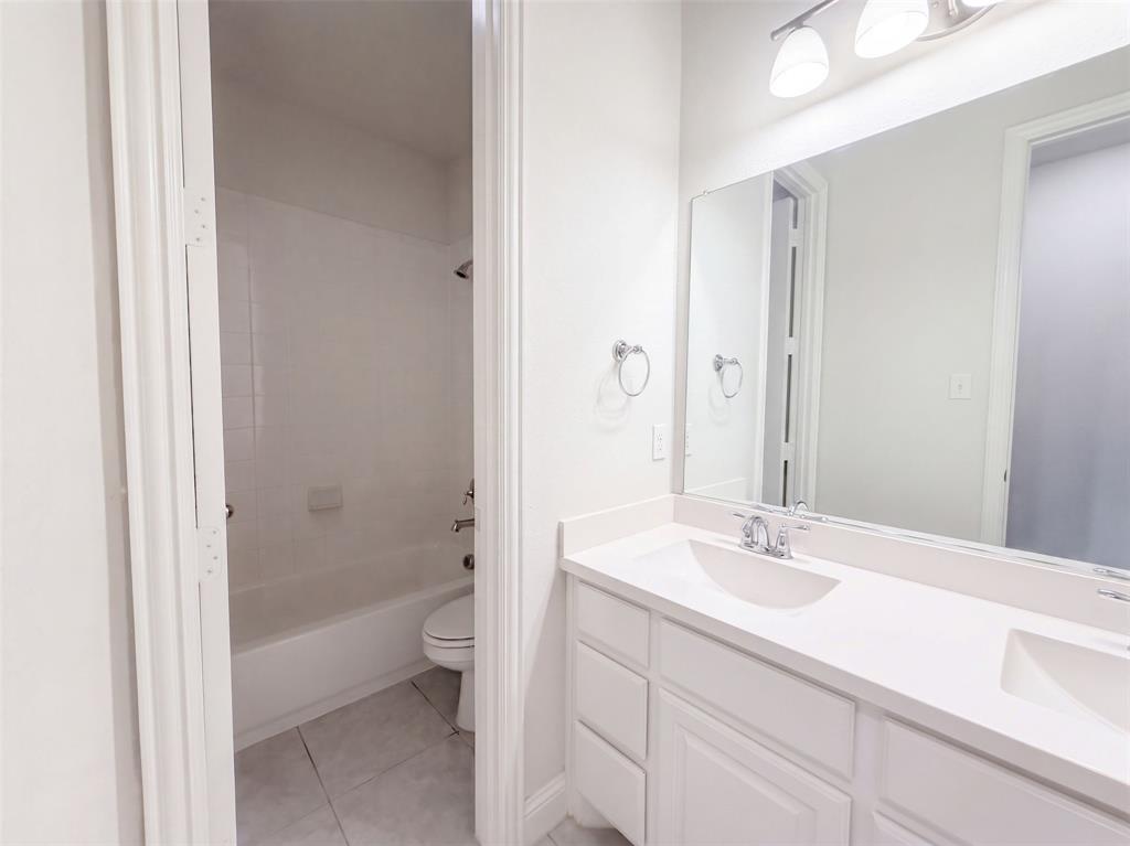 16204 Cullen Park Way Property Photo 11