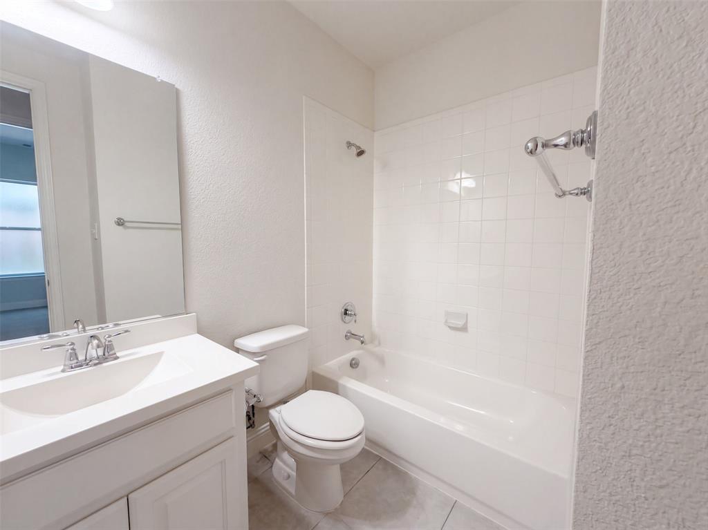 16204 Cullen Park Way Property Photo 12