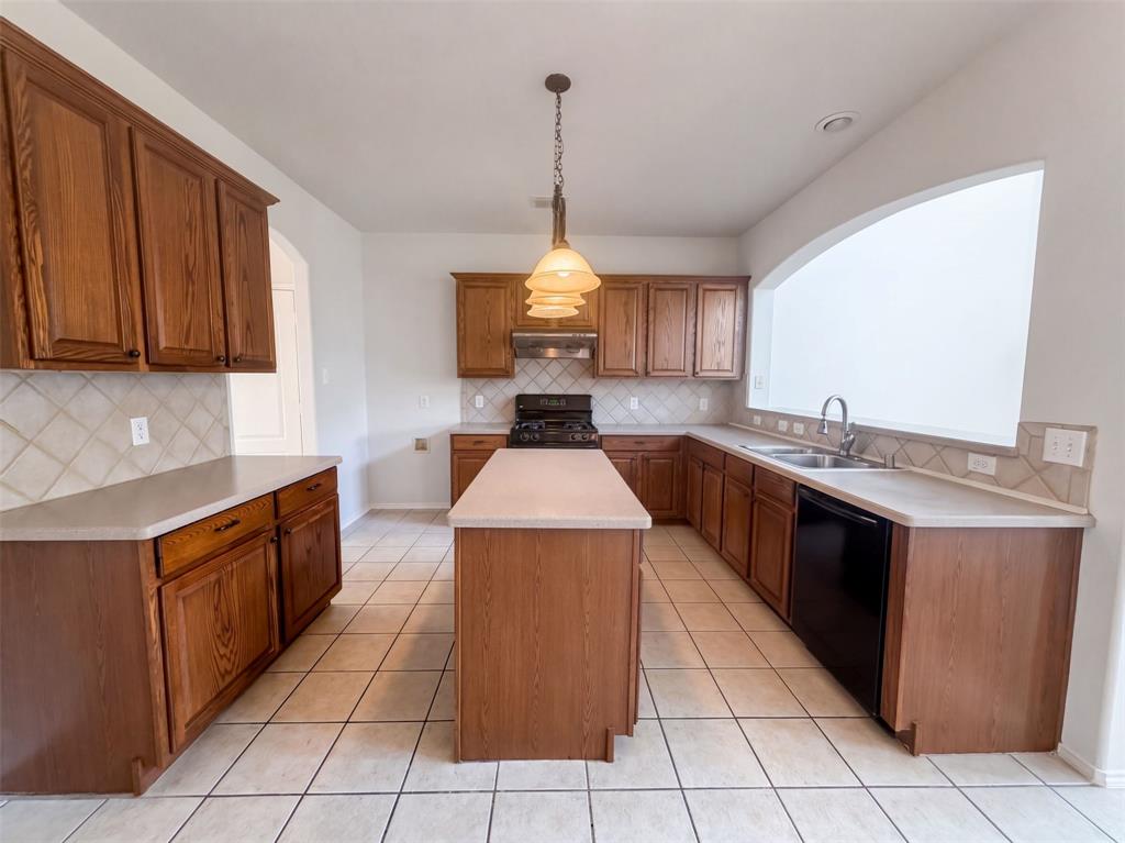 1304 Grapevine Drive Property Photo 2