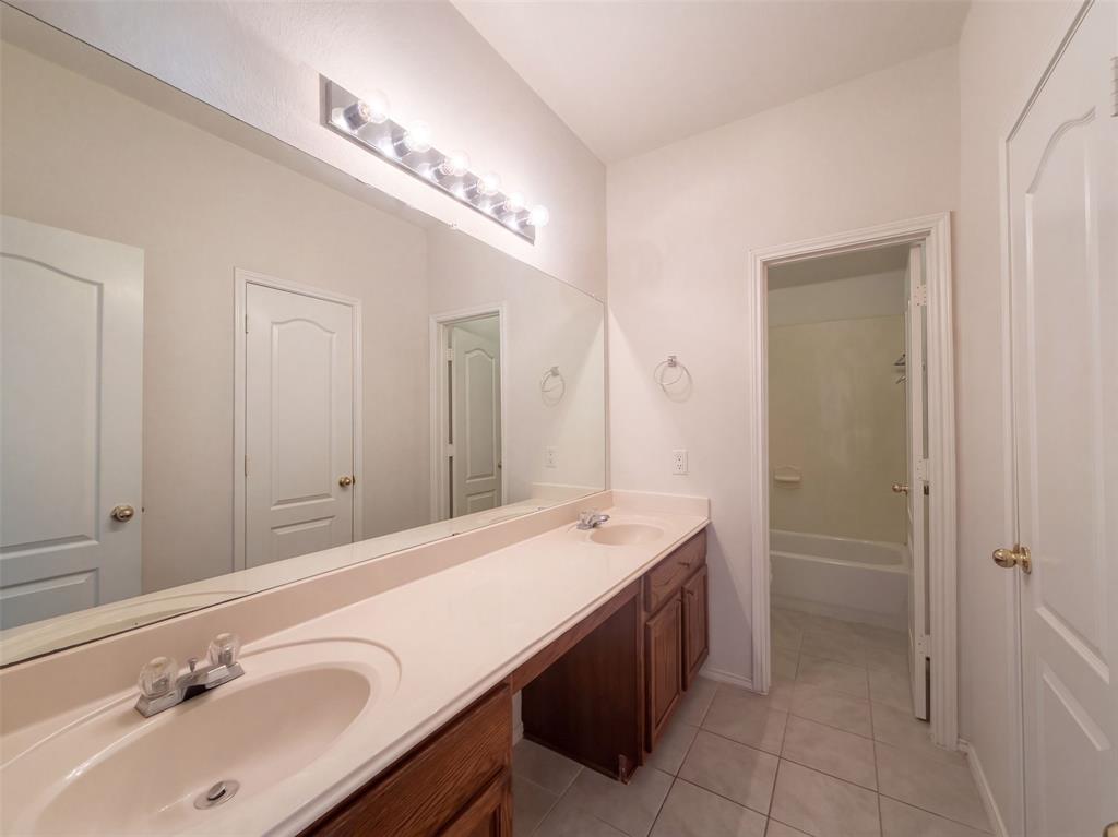 1304 Grapevine Drive Property Photo 8