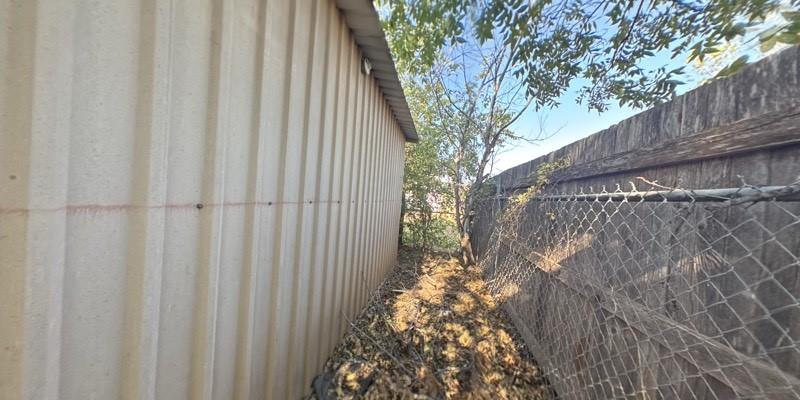 310 Combs Street Property Photo 2