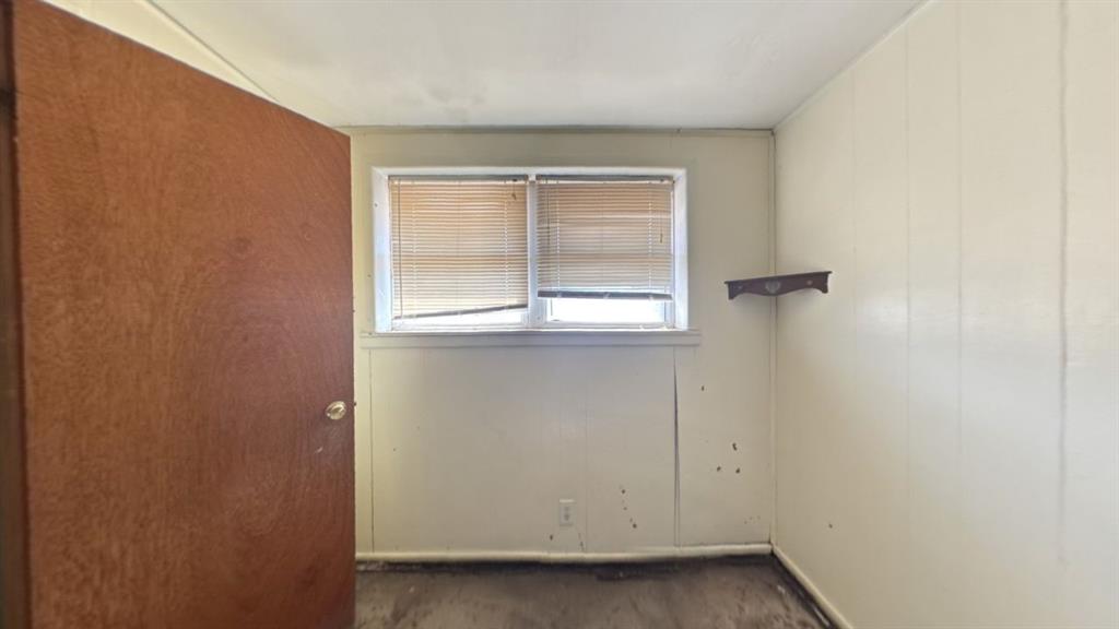 310 Combs Street Property Photo 8