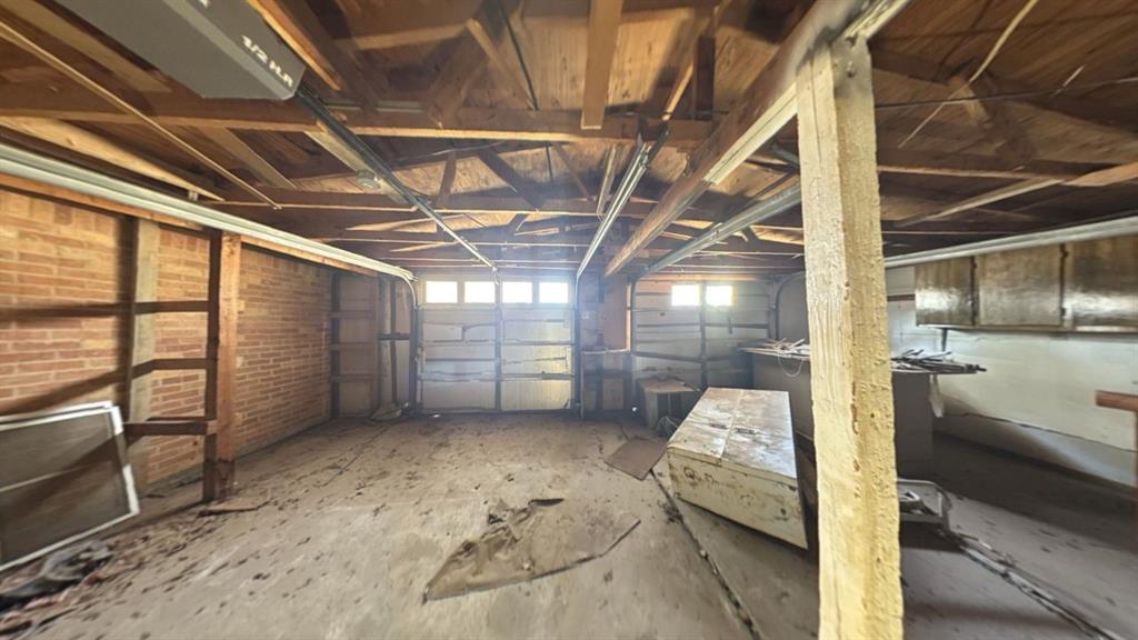 310 Combs Street Property Photo 15