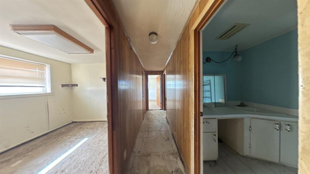 310 Combs Street Property Photo 16