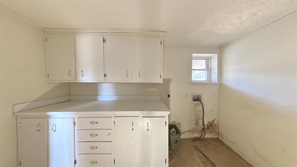 310 Combs Street Property Photo 21
