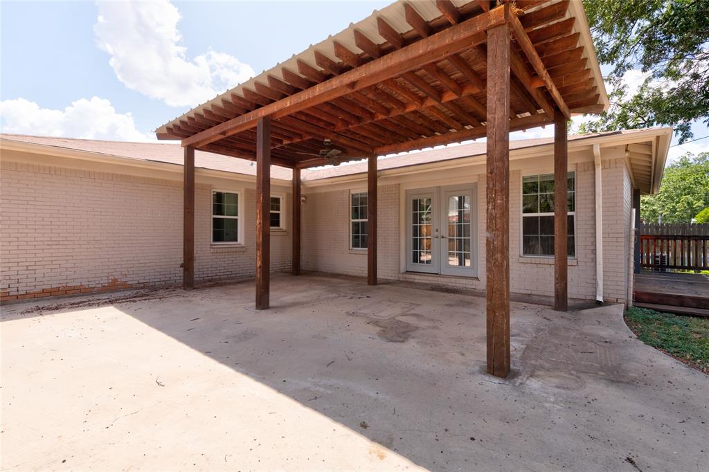 3142 Columbia Drive Property Photo 4