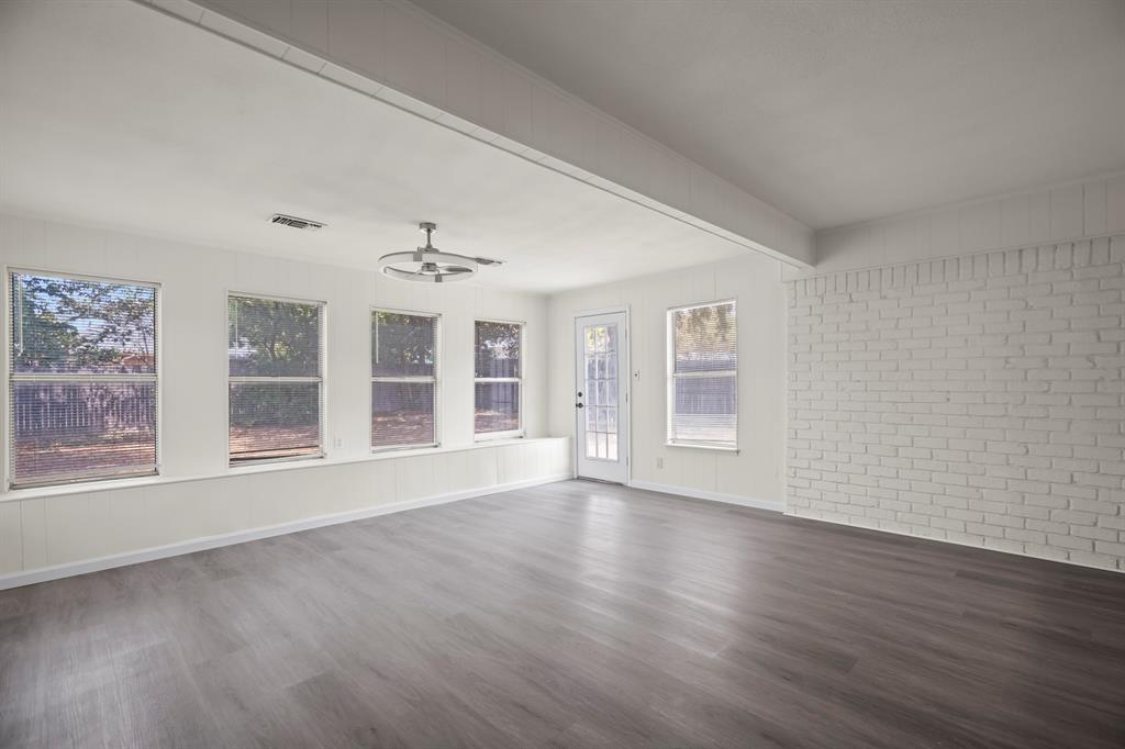 1009 Springdale Road Property Photo 10