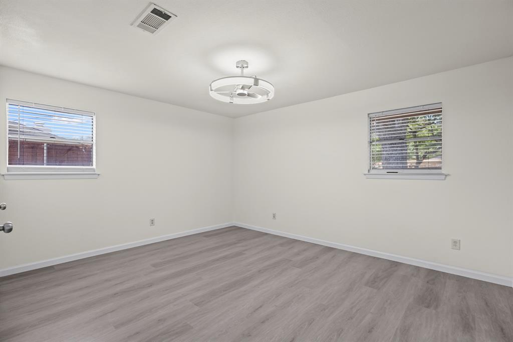 1009 Springdale Road Property Photo 12