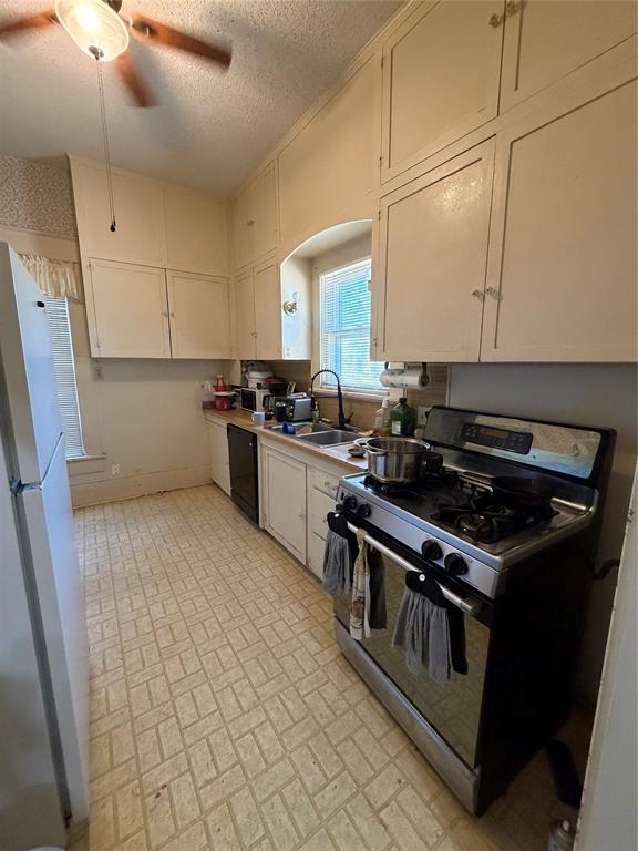 401 N Stratton Street Property Photo 7