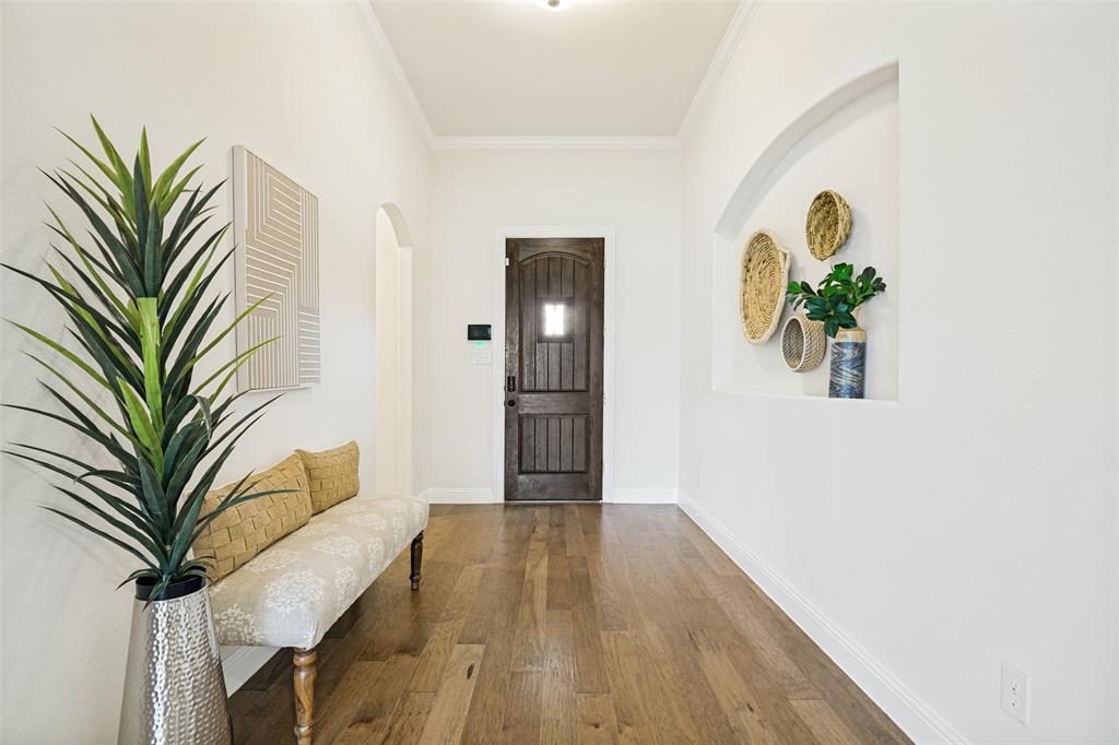 2618 Long Common Property Photo 2