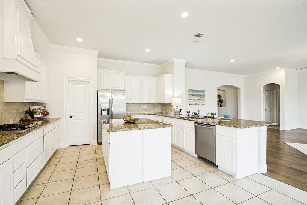 2618 Long Common Property Photo 6
