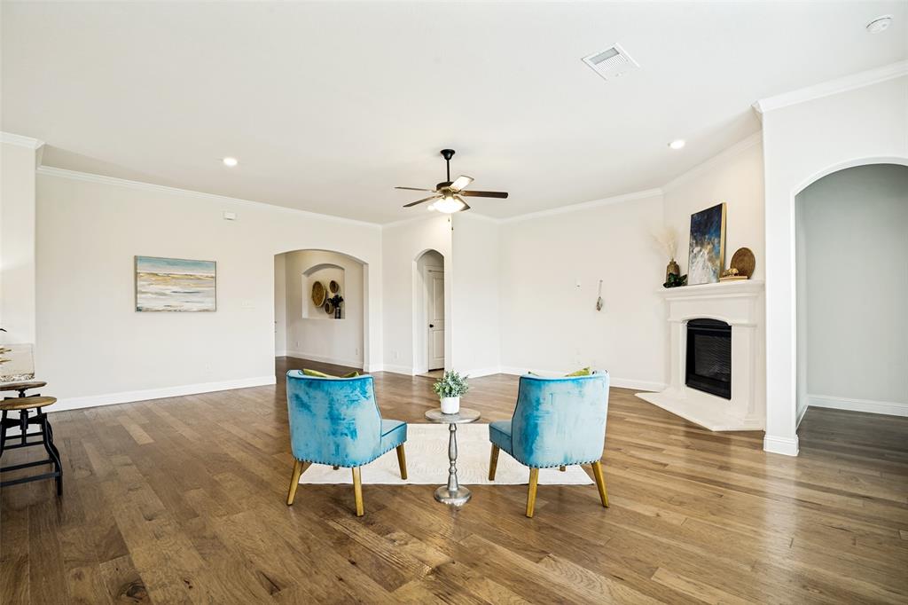 2618 Long Common Property Photo 9