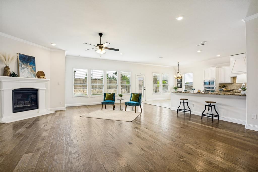 2618 Long Common Property Photo 11