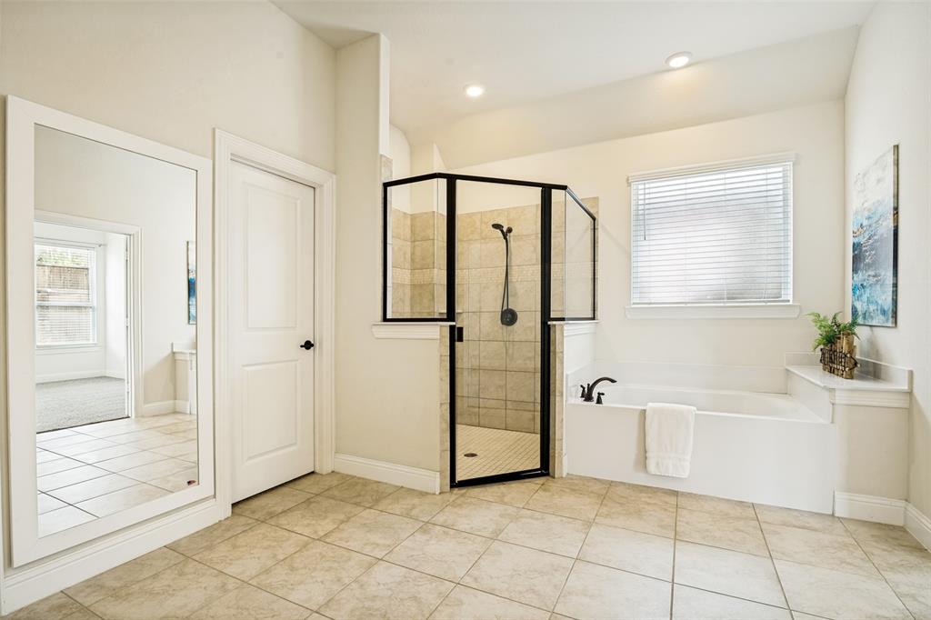2618 Long Common Property Photo 15
