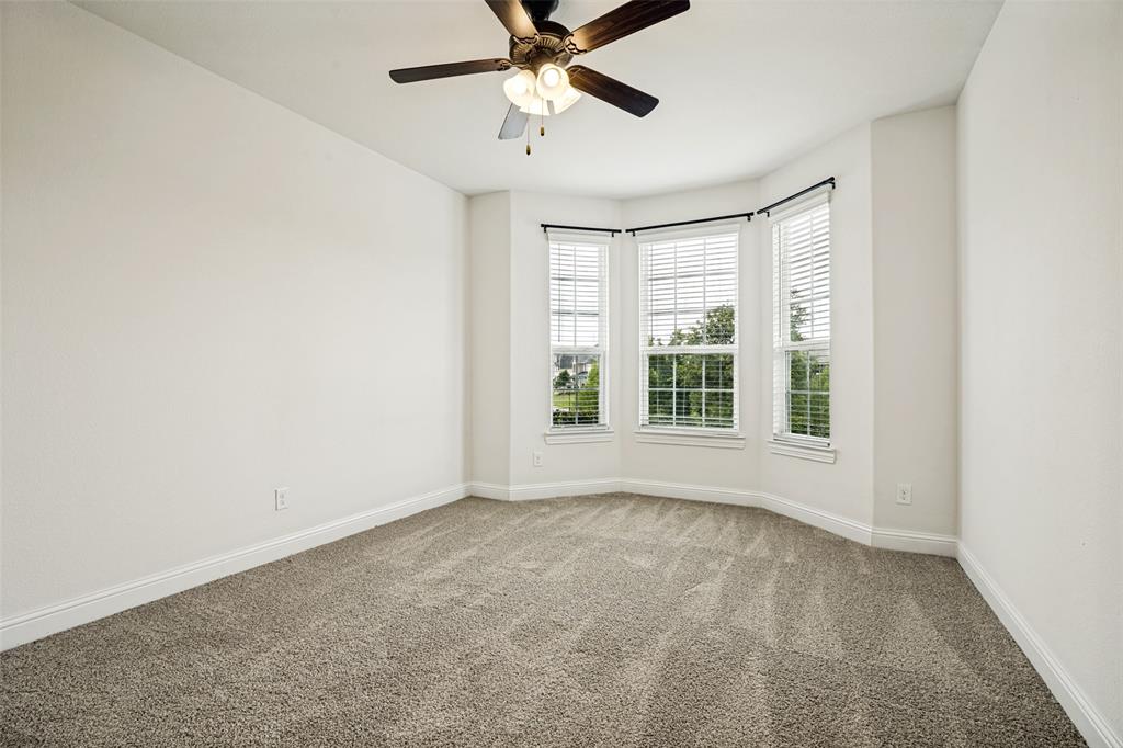 2618 Long Common Property Photo 16